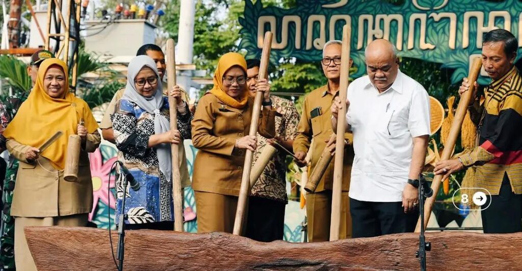 Wakil gubernur daerah istimewa yogyakarta kgpaa paku alam x kemeja putih membuka pasar kangen tby 2026 senin 2262026 dok taman budaya yogyakarta